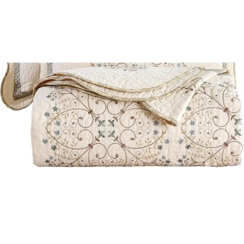 Home Classics Full Quilted Bed Cover Cream Blue Floral Embroidered 96x110 Cotton